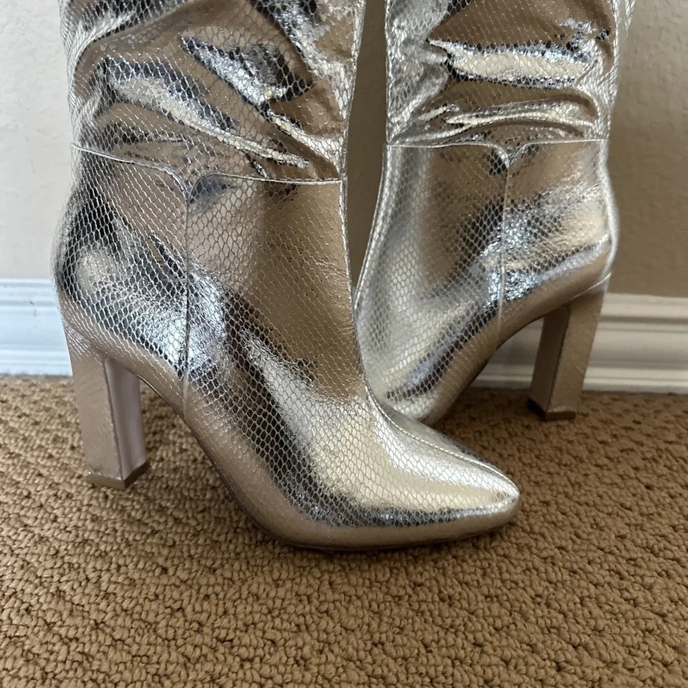 NWT Jessica Simpson Minerva Silver Snake Print Knee High Zip Bootie Sz 8